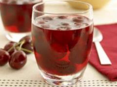 Ученые: вишневый сок улучшает сон, помогает похудеть и снижает боль