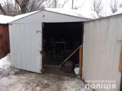 Срывали замки и выносили все, что видели: в Харькове задержали двух гаражных воров