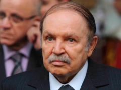 Президент Алжира официально объявил о выдвижении на пятый срок