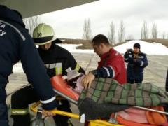 Самолет ГСЧС переправил тяжелобольного ребенка из Краматорска в столицу