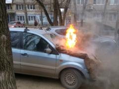 В Харькове горел автомобиль прокурора