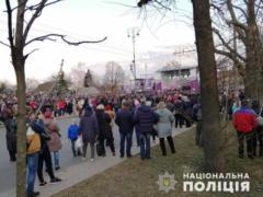 В результате столкновений в Черкассах пострадали 22 полицейских