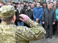 На Львовщине призывников пугают военкоматом на избирательных участках