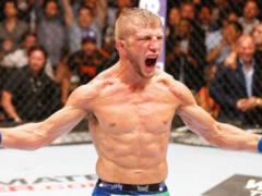 Чемпион UFC отрекся от чемпионского титула после провального теста на допинг