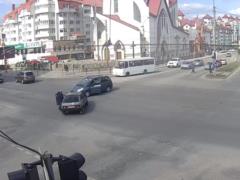 В Тернополе буйный водитель решил наказать нарушителя ПДД