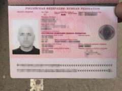 Пограничники задержали россиянина с двумя паспортами, ножами и  коларадскими ленточками 