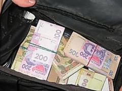 В центре Киева грузин похитил из машины сумку, в которой находилось более 1 млн грн