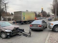 Тройное ДТП в Харькове: есть пострадавшие