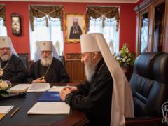 Синод УПЦ МП призвала патриарха Варфоломея отозвать Томос