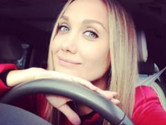 Евгения Власова впервые после тяжелой операции выпустила песню