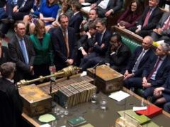 Парламент Британии одобрил перенос Brexit