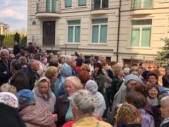 Под офисом Зеленского задержали двоих особо буйных