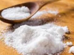 Ослабляет кости и вызывает ожирение: почему нужно есть меньше соли