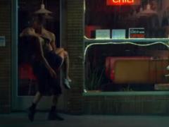 Netflix выпустил трейлер нового хоррор-сериала с Умой Турман и Тони Голдуином