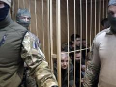  Родственников допускали в зал буквально на 5 минут..  В Москве судили наших моряков