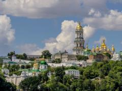 В Киеве  заминировали  Киево-Печерскую лавру, Андреевскую церковь и McDonald s на Крещатике