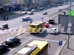 В Киеве мужчина погиб под колесами авто, спасая котенка