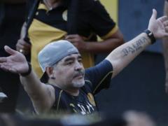 Вспомнил молодость. 58-летний Марадона забил красивый гол прямым ударом с углового