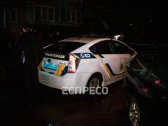 В Киеве мужчина с ножом напал на полицейского