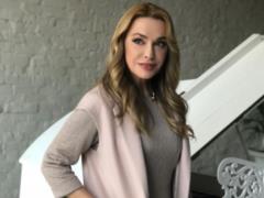 Ольга Сумская поделилась архивными фото, где изображена с мамой в детстве