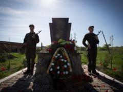 Гвардейцы почтили память погибших в бою под Семеновкой побратимов