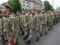 На Крещатике состоялось шествие памяти погибших на Донбассе защитников Украины