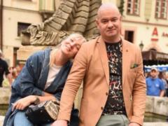 Любовь в черно-белых проявлениях: жена Евгения Кошевого умилила чувственными снимками с мужем