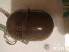 На Киевщине пьяный участник АТО грозил подорвать  найденные в служебном военном автомобиле  гранаты