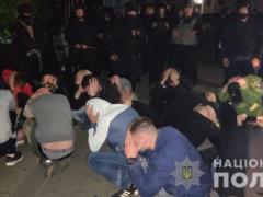 В Виннице полиция предотвратила рейдерский захват предприятия. Задержаны около 50 человек