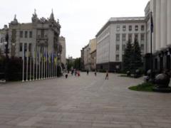 Сразу после ухода Порошенко проход к АП стал свободным