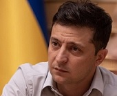  Почути кожного : Зеленський пояснив, навіщо йому  референдум  о капітуляції. Все зрозуміло: або він сам нічого не розуміє, або 
