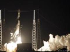 SpaceX отправила на орбиту первые спутники для проекта Starlink