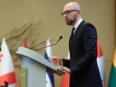 Яценюк отреагировал на намеки об объявлении дефолта