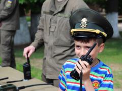 Волонтеры и полиция организовывают в Харькове парад детей украинских защитников