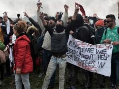 Греция требует переселить беженцев в другие страны ЕС