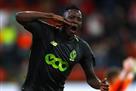 Саутгемптон договорился о трансфере форварда Стандарда Дженепо — Sky Sports