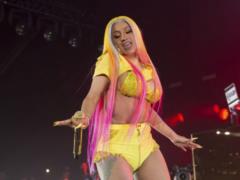 Cardi B напугала фанатов последствиями пластической операции