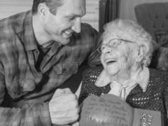  Покойся с миром, дорогая миссис Смуда . Скончалась 112-летняя фанатка Владимира Кличко