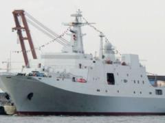 Китай спустил на воду крупный десантный корабль
