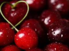 Медики рассказали, кому нельзя есть вишню