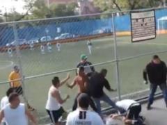 В Мексике родители устроили драку на футбольном матче детских команд