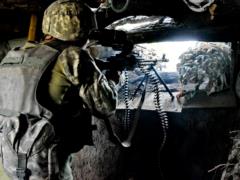 ООС: На Донбассе погиб украинский военный, двое получили ранения