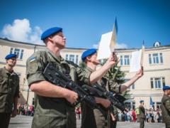 Более 200 гвардейцев приняли присягу на верность Украине
