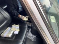 ГБР взяло на взятке $100 тыс. главу РГА в Ровенской области