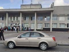 В селе под Киевом члены УИК составляли протоколы за территорией избирательного участка
