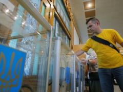 В  Слуге народа  и ЕС настаивают на проведении местных выборов в срок - в 2020 году