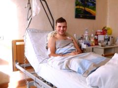 Военные медики пожертвовали свою государственную премию раненому бойцу