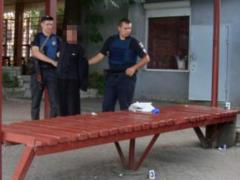 В Харькове на остановке общественного транспорта хулиган изрезал мужчину