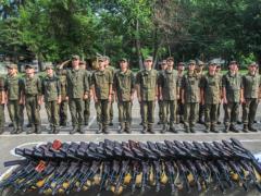 В Харькове курсантам-первокурсникам Академии Нацгвардии вручили оружие