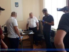 На Ивано-Франковщине на взятке 30 тыс. грн погорел чиновник исполнительной службы